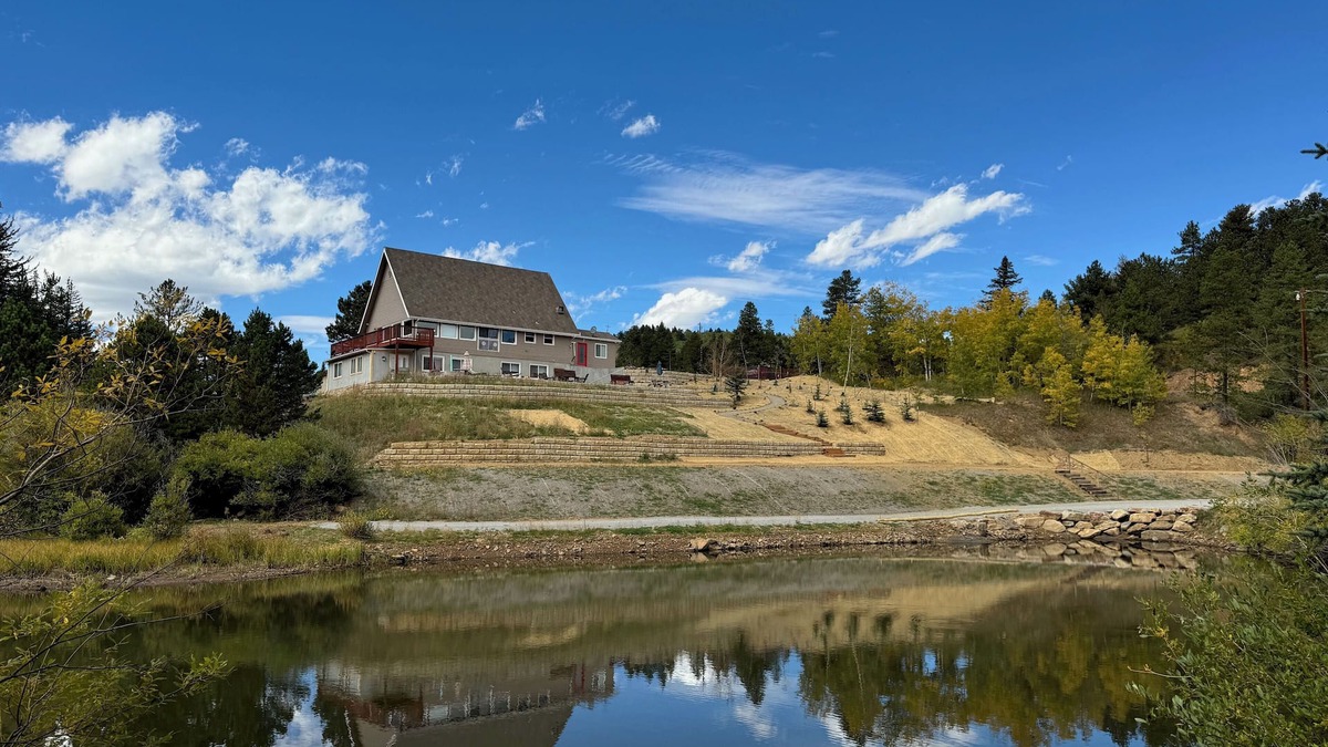 Black Hawk House | Colorado Mountain Retreat- Sleeps 16+ - lake river creek - Wedding Reunion Event