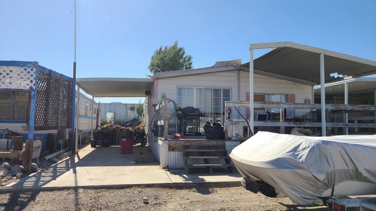 Riverside County House | Colorado River Party House
