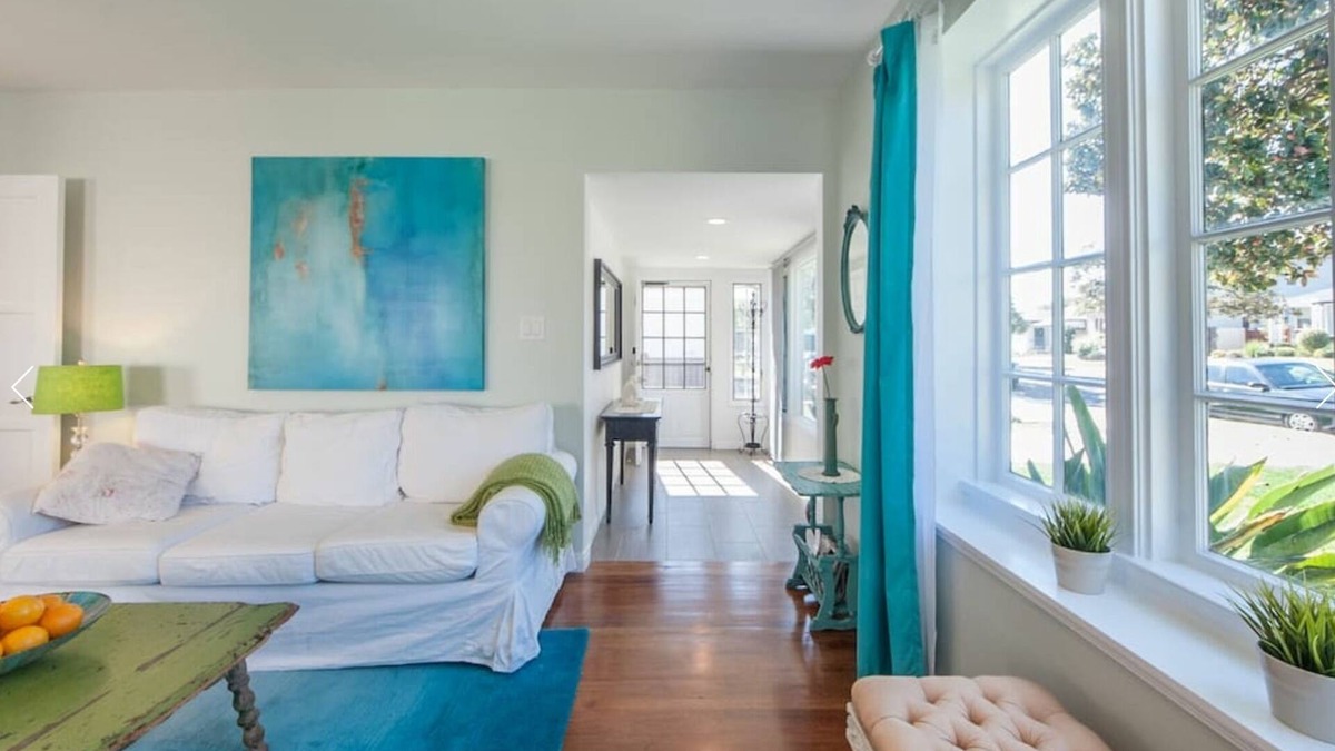 Westchester House | Colorful Boutique 3 bedroom Home -Close to Beach - LMU- Near Golf Course - LAX