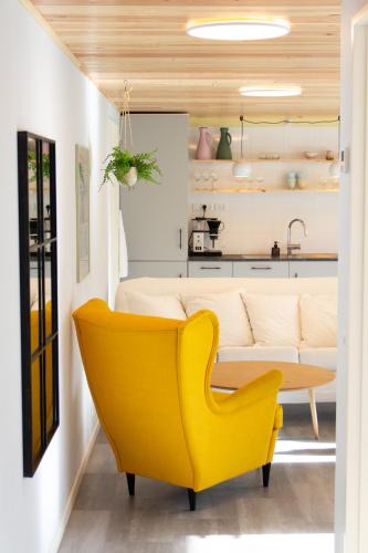 Torshavn Apartment | Colorful brand new apartment with free parking