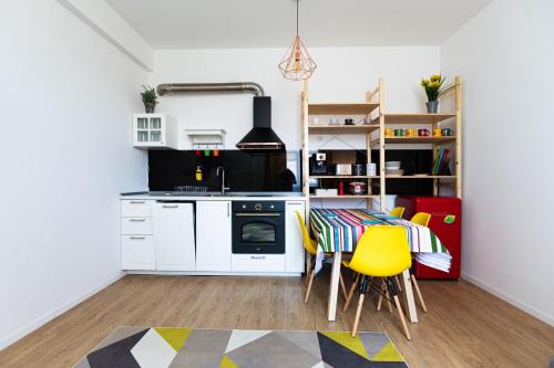 Old Town Apartment | Colorful & Cozy Condo