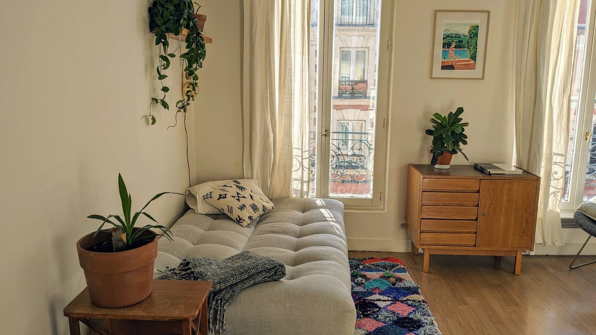 Belleville Apartment | Colorful Parisien apartment in heart of trendy Belleville