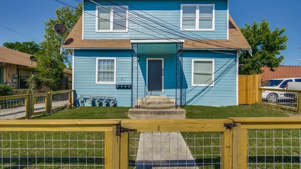 Alta Vista Apartment | Colorful Pearl & Riverwalk Downtown Apartment!