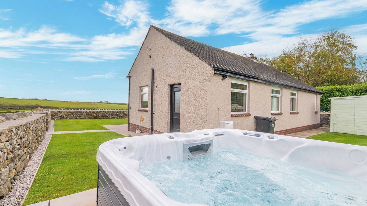 Newton in Furness Cottage | COLT PARK COTTAGE, pet friendly, country holiday cottage in Aldingham