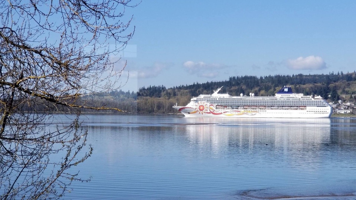 Woodland House | Columbia River Waterfront-Private Beach with Kayaks/Canoe -7 min from I-5