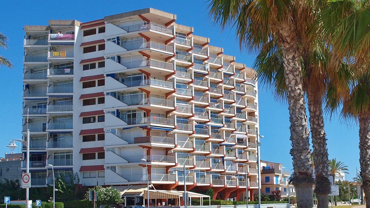 Sant Salvador Apartment | COMA-RUGA APARTMENT IN FIRST LINE OF SEA ON BEACH, IN PERFECT CONDITION