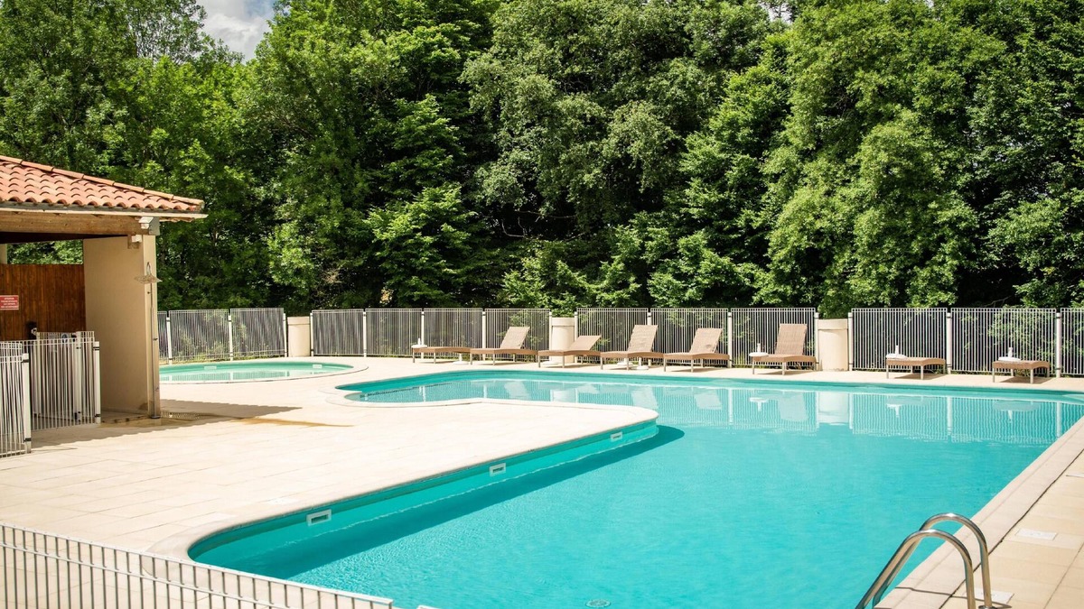 Lacapelle-Marival House | Combination of 2 houses on holiday park