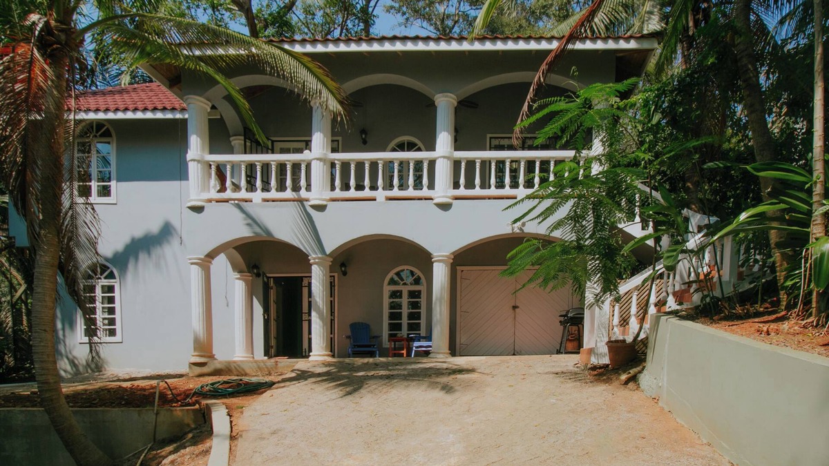 West End House | Combined 3 Bedroom Retreat in the Heart of West End, Roatan