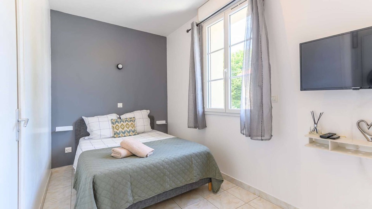 Tremblay-les-Gonesse Apartment | Come and discover the cocoon of l'impasse in Tremblay en France with our Deluxe studio!