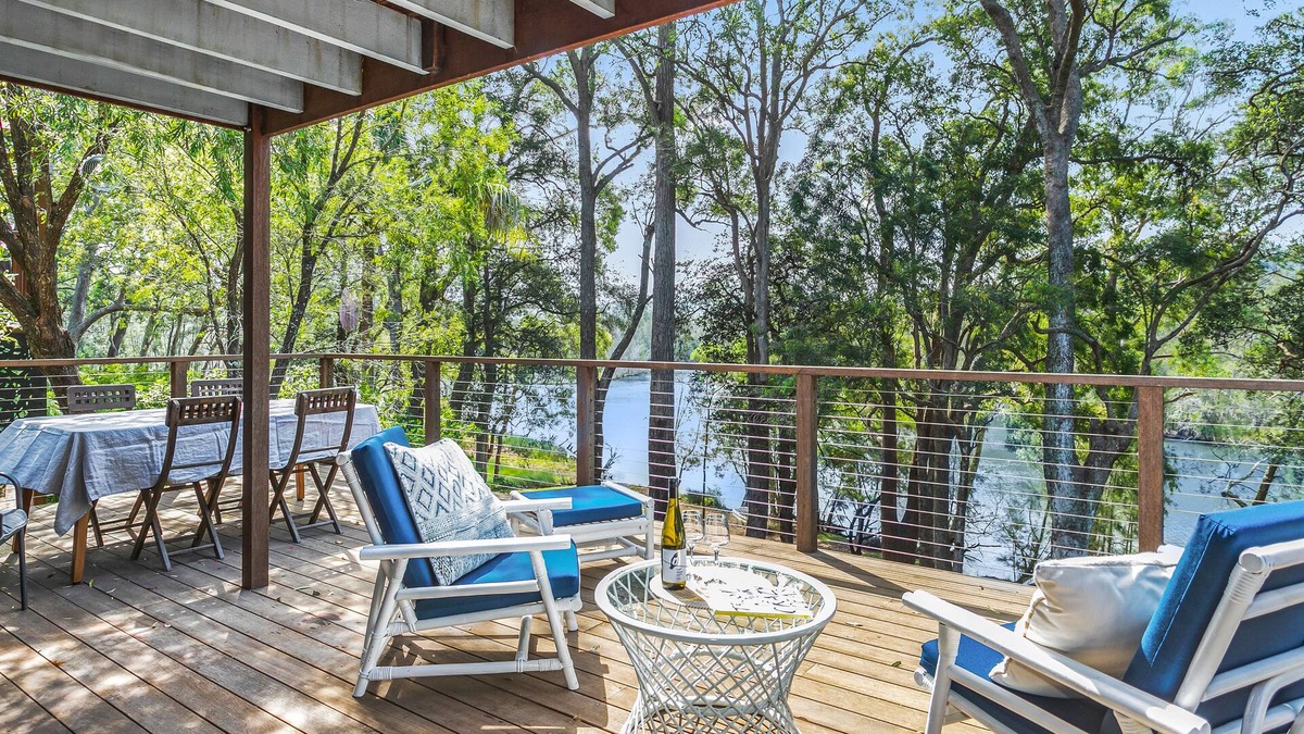 Fishermans Paradise Cottage | Come and Hideaway in our Riverside Retreat