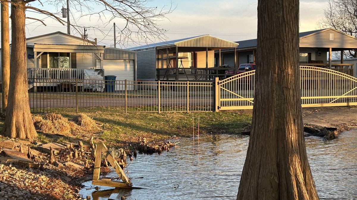Hornbeak House | Come and relax at the Refuge at beautiful Reelfoot Lake!