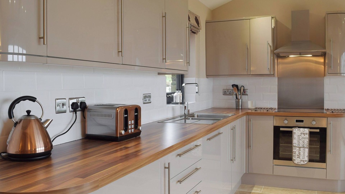 Maenclochog Cottage | Come and visit Pembrokeshire, with beaches, castles, pretty villages and market towns to explore.