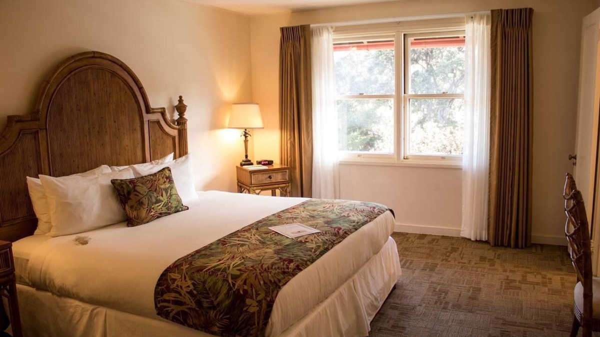 Volcano Hotel | Come Create Memories w/Fun-filled Adventures at this Paradise! Free Parking!