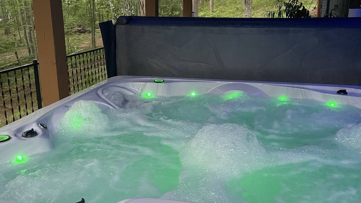 Danbury House | Come enjoy the best Wisconsin has to offer! Hot tub, sauna, pool, and new decor!