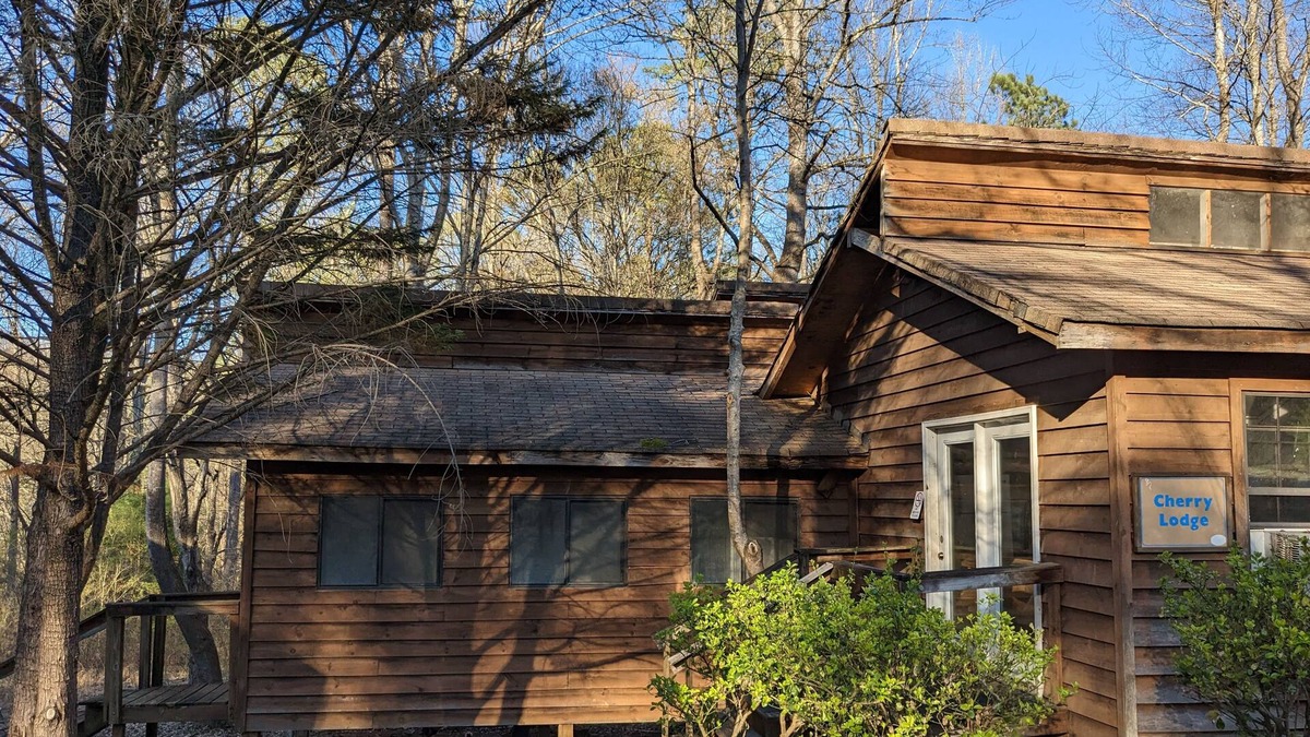 Benton Cabin | Come enjoy the Ocoee River and all its beautiful nature with us!