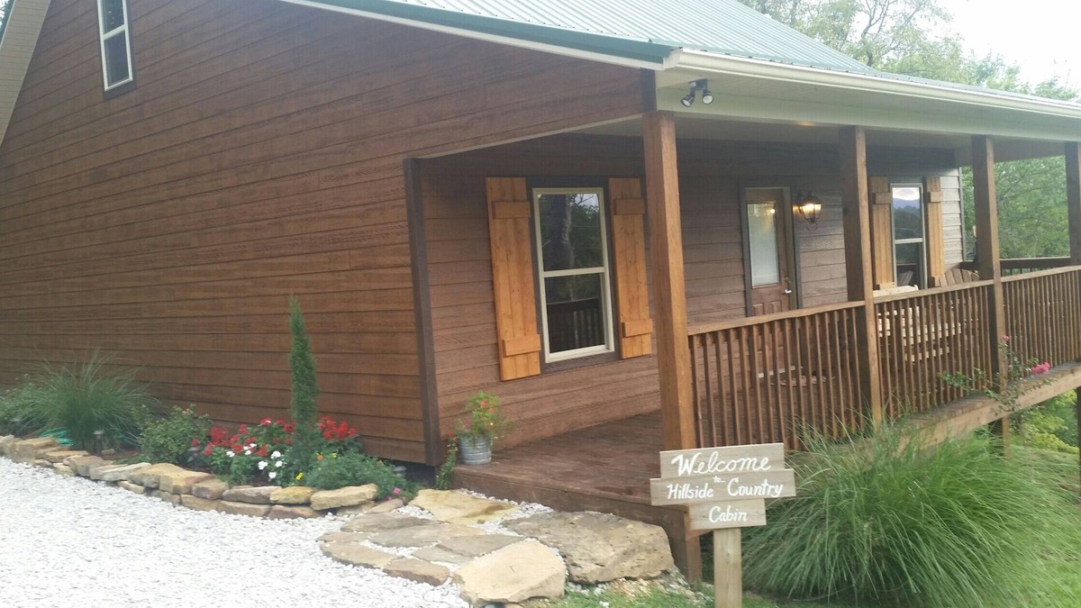 Harrison Cabin | Come enjoy this newly built Hillside country Cabin located near buffalo river