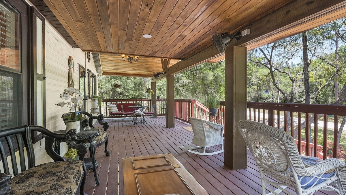 Old Town House | Come experience the tranquility of the beautiful Suwannee River.