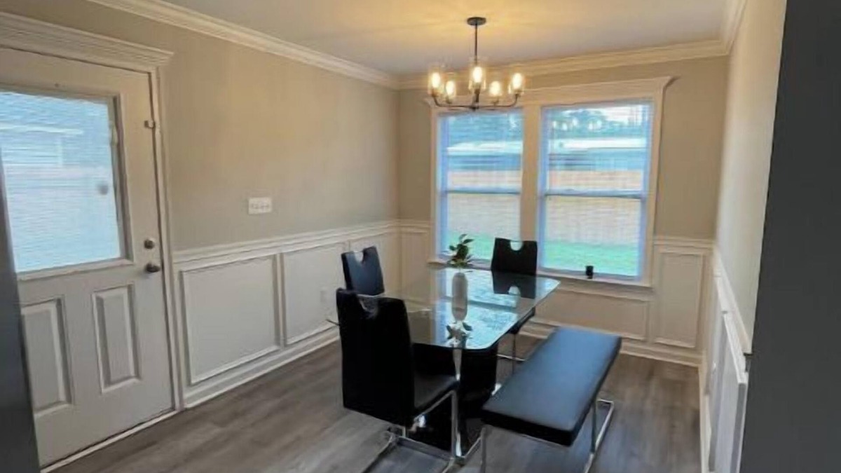 Crawfordville House | Come, feel home away from home.