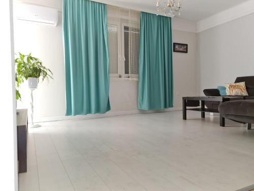 Kiskunfelegyhaza Apartment | Come.in