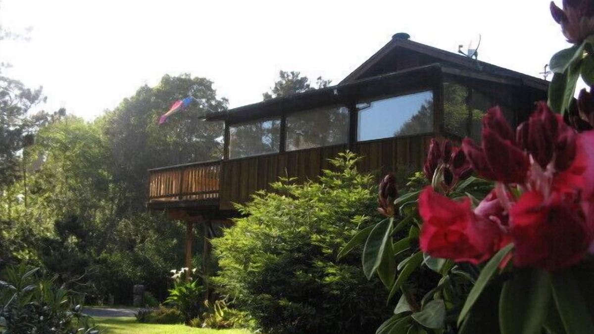 Cleone House | Come Rejuvenate on the Cool Mendocino Coast.