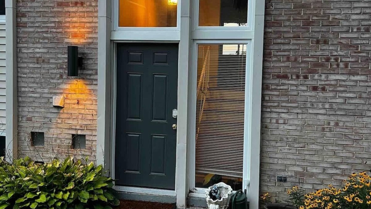 Camp Hill House | Come relax in a Private Townhome in Camp Hill!