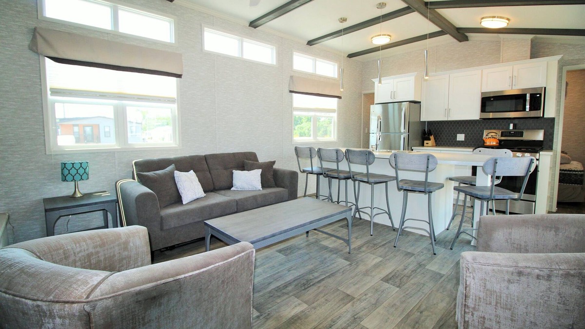 Sherkston Cottage | Come see - You'll Love It! QMD220