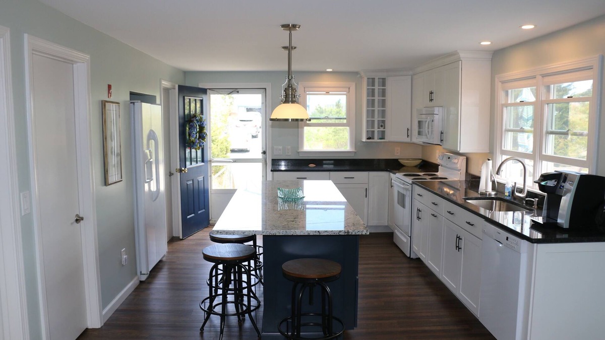 Sagamore Beach Cottage | Come to the Cape! Get away for the weekend! Private, peaceful beach!