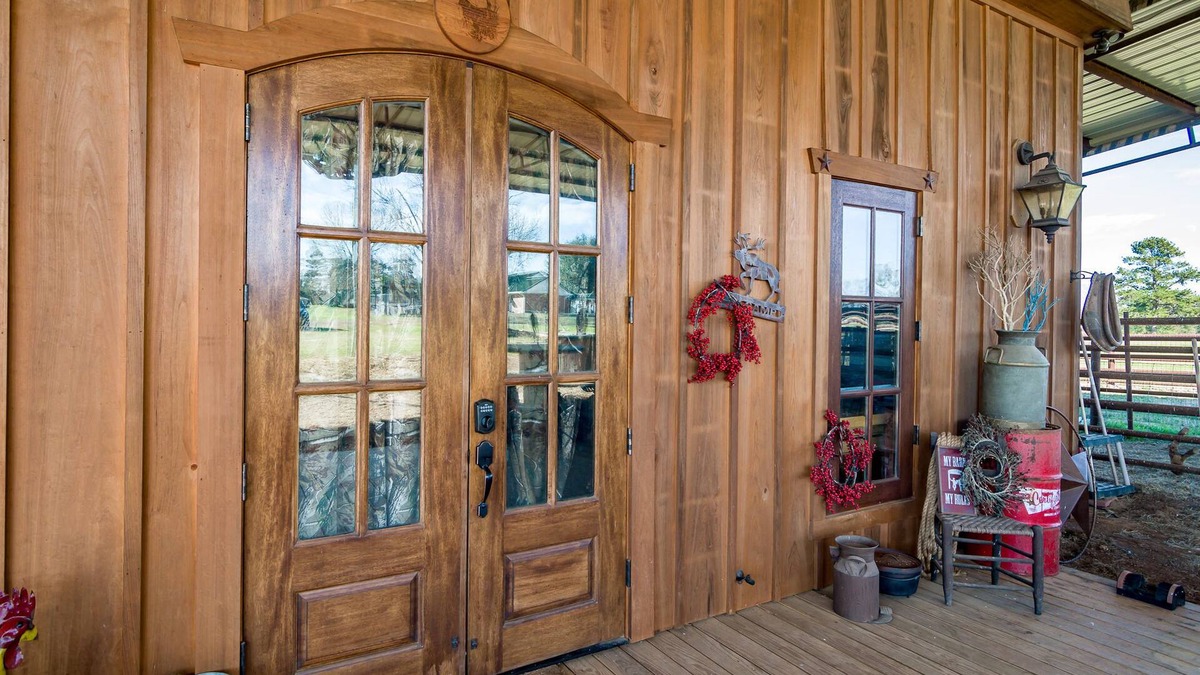 Keatchie Cabin | Come To The Country To Get Away From It All.
