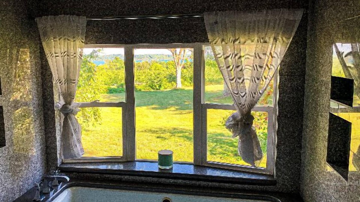 Elk Rapids House | Come to where the colors surround you!Gorgeous Country and water Views, tranquil