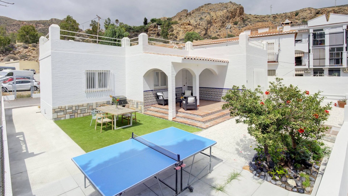 Gualchos Ski Chalet | Comeback Hotel California