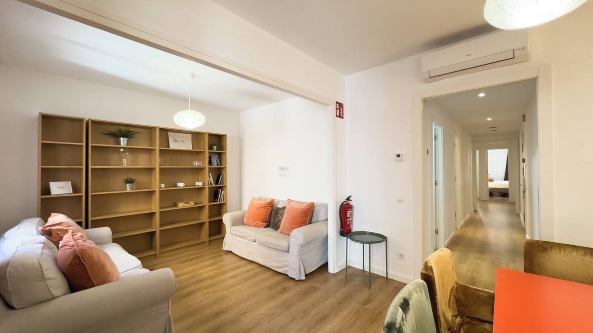 Sants Apartment | Comfortable 3-bedroom apartment with terrace, close to the center