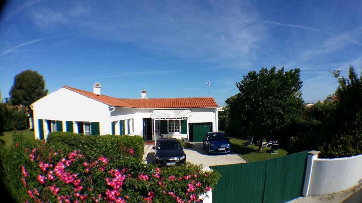 Saint-Clement-des-Baleines House | Comfortable villa, space, nature, enclosed garden, 100m beach and village