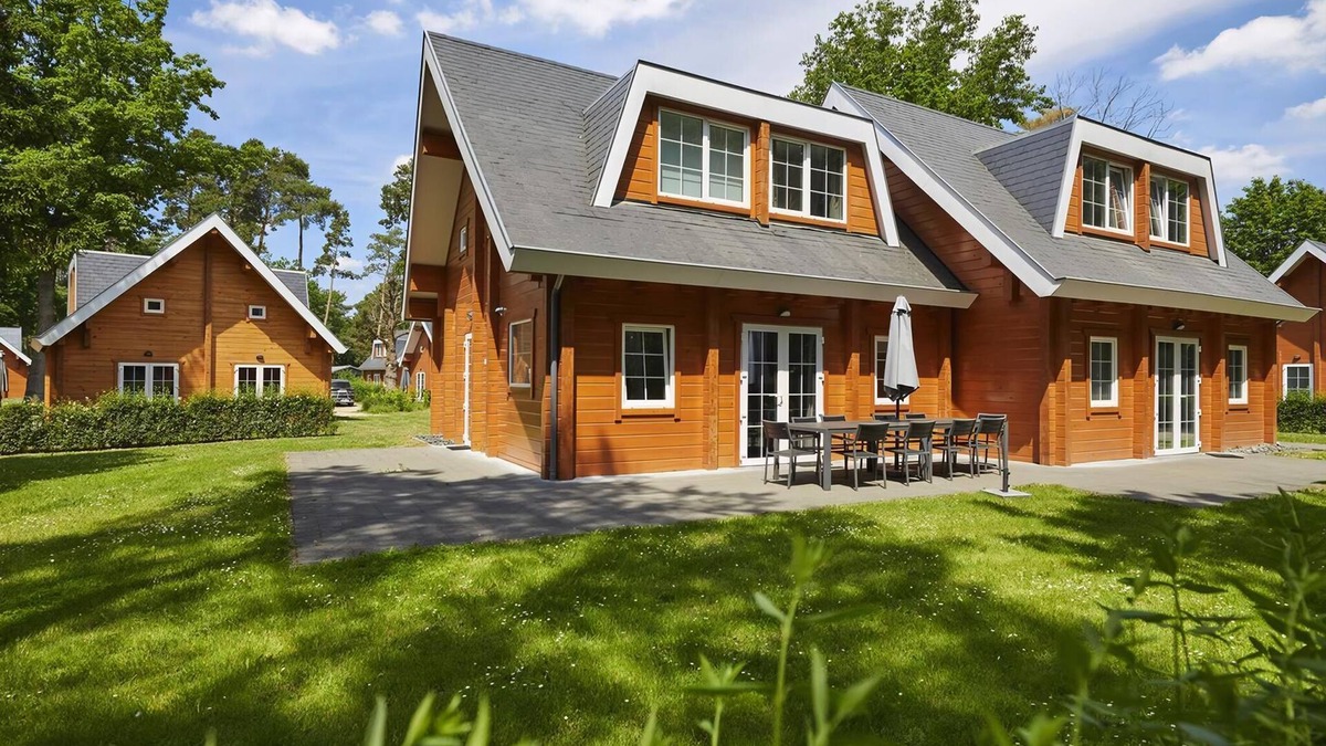 Zutendaal House | Comfort 12-person bungalow in the holiday park Landal Mooi Zutendaal