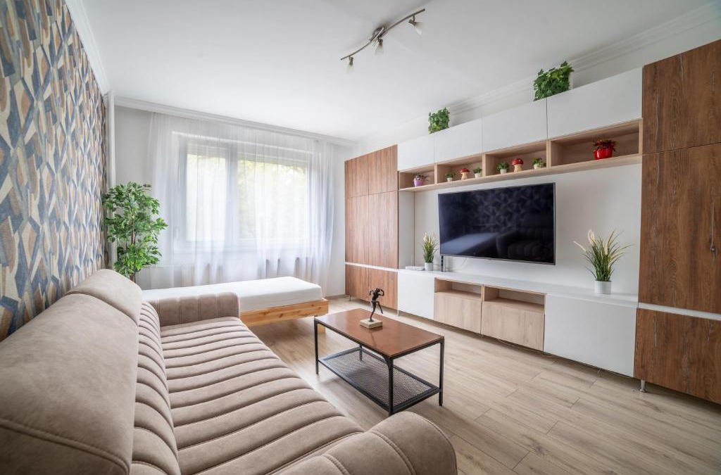 Hamor Apartment | Comfort 28 - 2-Room Stay Near Park, Netflix & Parking