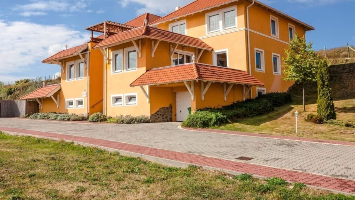 Dunaszentmiklos Apartment | Comfort 4-person terrace apartment in the holiday park Landal Residence Duna