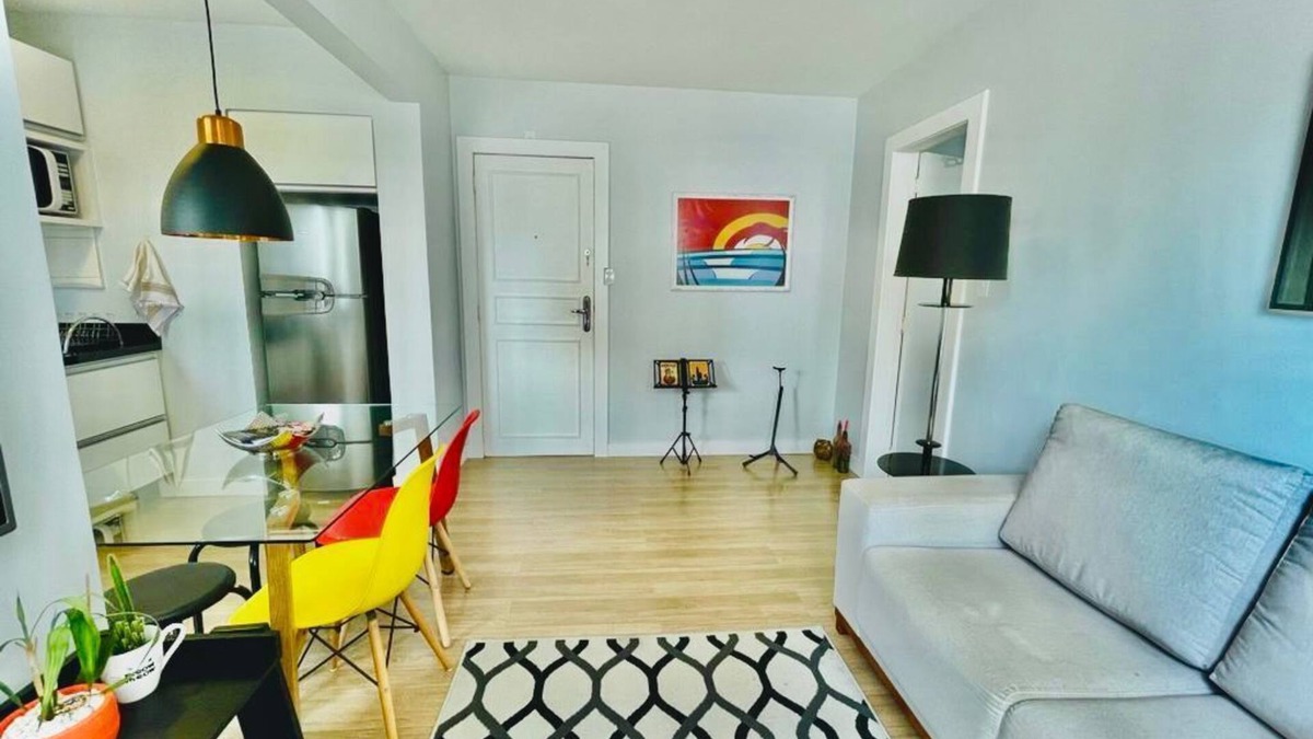 Centro Apartment | Comfort and Convenience: Central Apartment 3 Blocks from the Beach in Floripa
