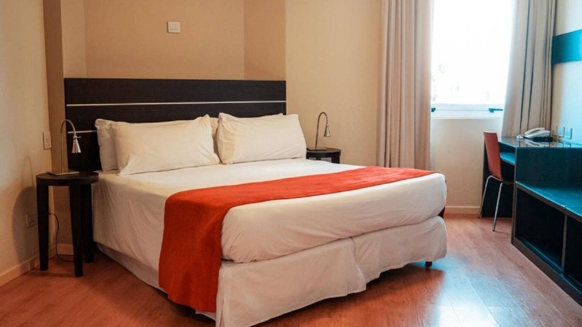 El Centro Hotel | Comfort and Convenient Stay, Centrally Located! Close to Plaza de Mayo Square