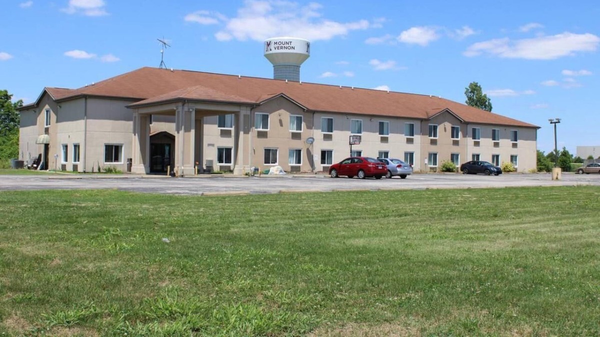 Mount Vernon House | Comfort and Convenience! Free Breakfast, Free Parking, Near Cypress Slough