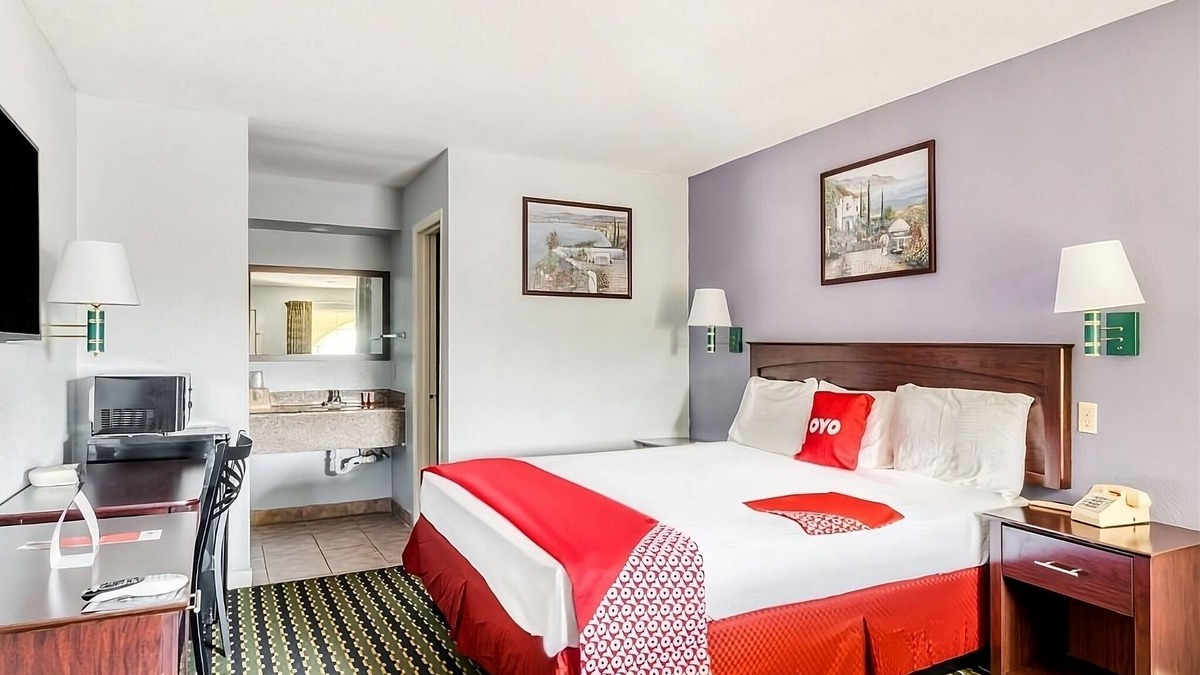 Channelview Hotel | Comfort and Convenience! Close to Environmental Learning Center