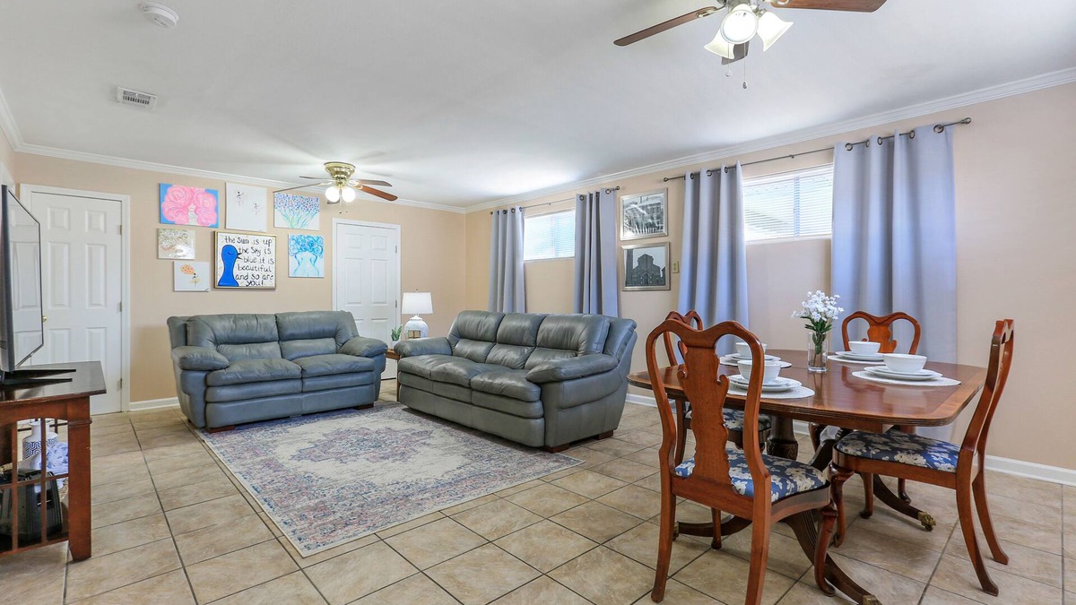 Arabi House | Comfort and Convenience, minutes away from historical French Quarter