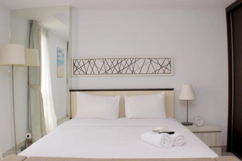 Cikarang Apartment | Comfort and Minimalist Studio at Azalea Suites Apartment By Travelio
