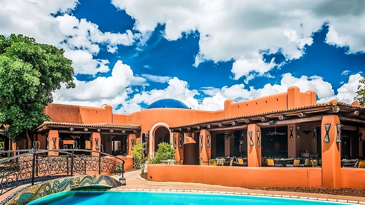 Livingstone Apartment | Comfort and Relaxation! Three Units, Outdoor Pool, Free Parking, Scenic Views!