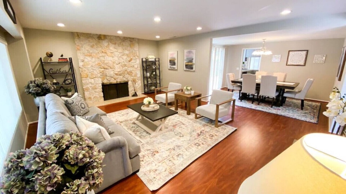 Greenbriar House | Comfort and Relaxation in Multi-Million $ area!