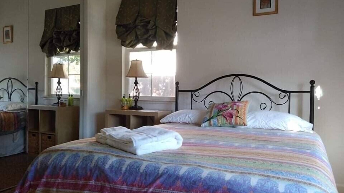 Vacaville House | Comfort and Style Private Queen bedroom.