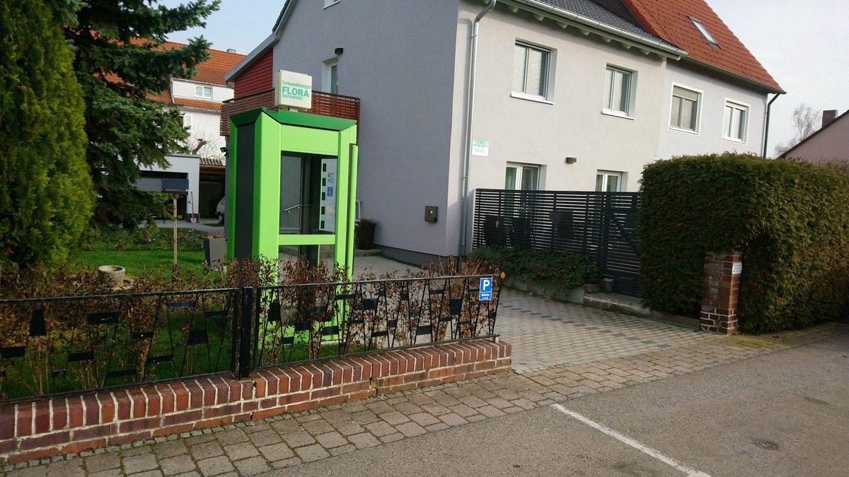 Bad Windsheim Apartment | Comfort apartment, terrace, quiet location, close to the center, Ferienwohnungen Flora