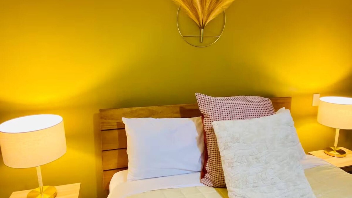 Invercargill House | Comfort at Rosedale Retreat