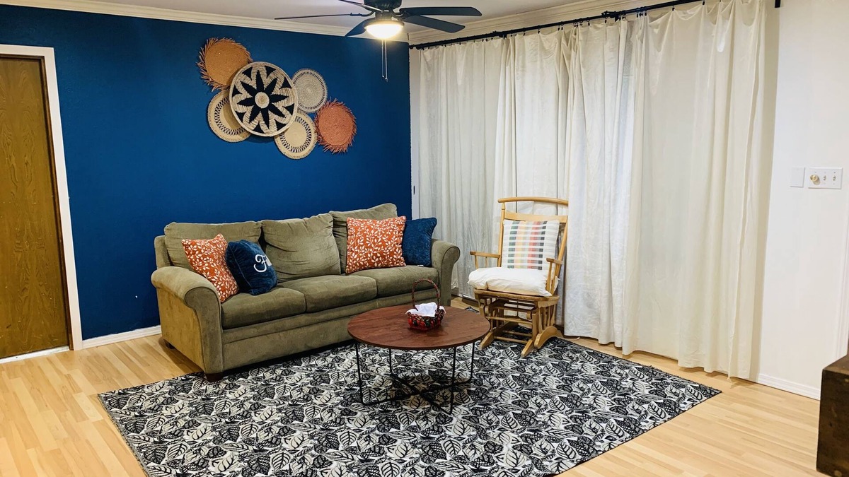 Central Oklahoma City House | Comfort Away from Home - Entire House, Sleeps 6