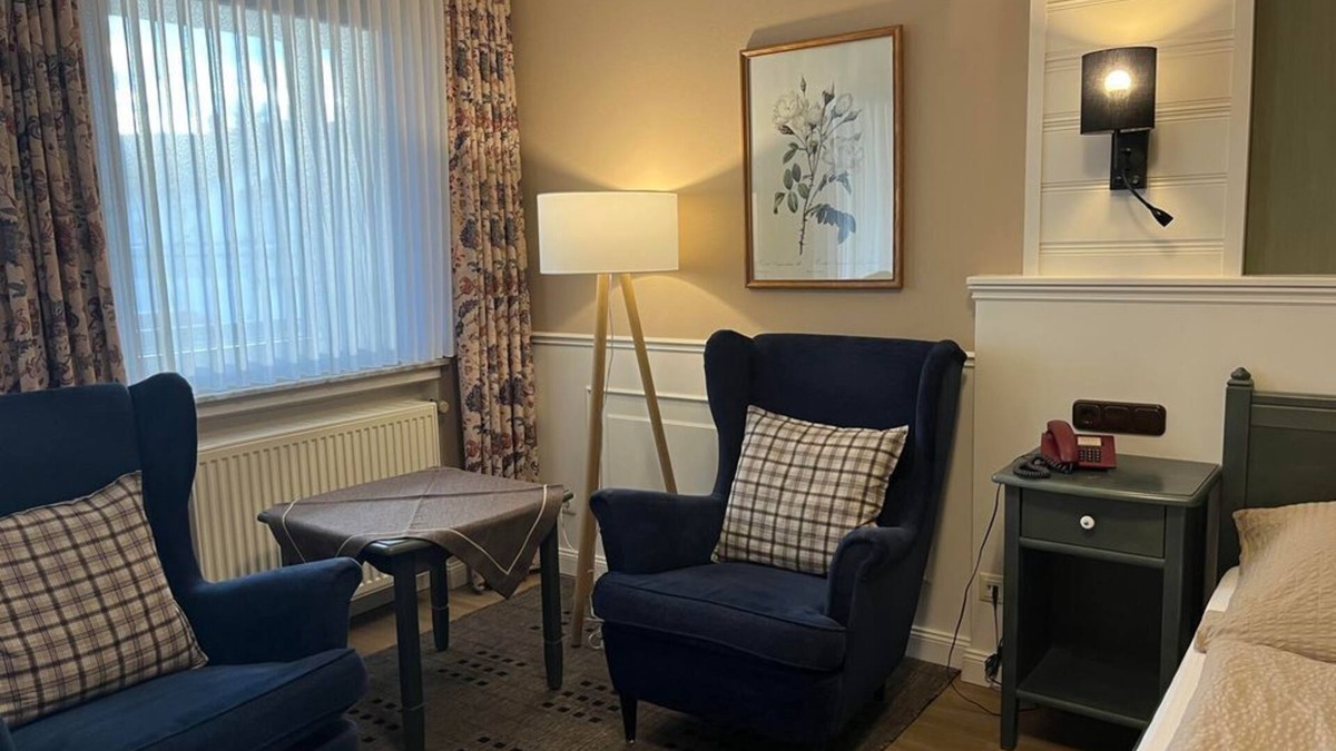 Echternacherbruck Bed & Breakfast | Comfort balcony double room, shower/WC - Pension Zum Golfstübchen