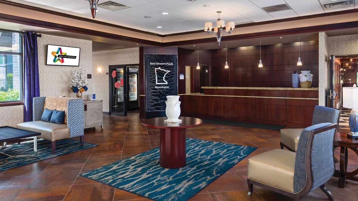 South Loop House | Comfort & Convenience near The Mall of America: Pool & Free Airport Shuttle