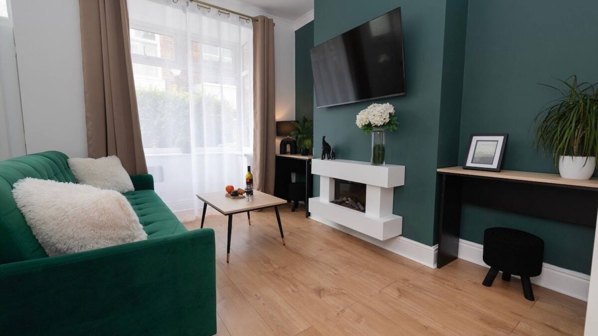 Hull House | Comfort Cove-Entire House, Great for Families